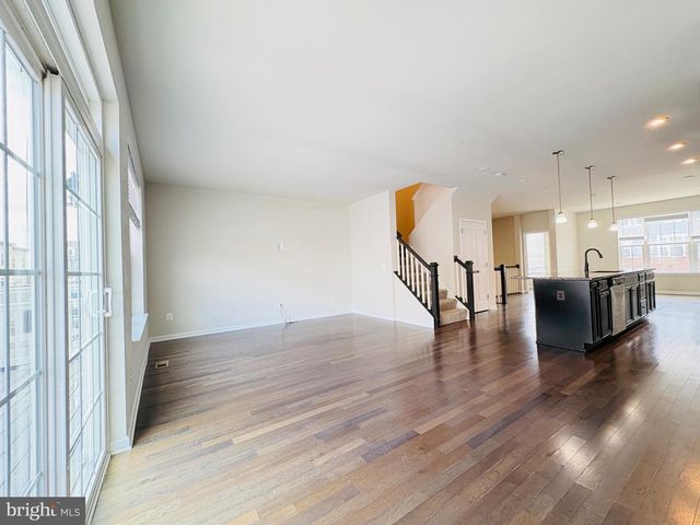 11032 BLACKBURN COVE LN, Manassas, VA 20109