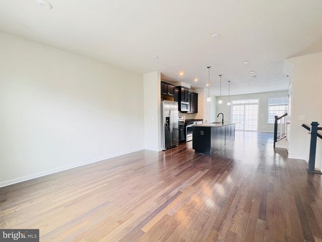 11032 BLACKBURN COVE LN, Manassas, VA 20109
