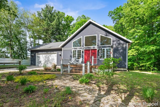 13015 Ritchie Avenue, Cedar Springs, MI 49319