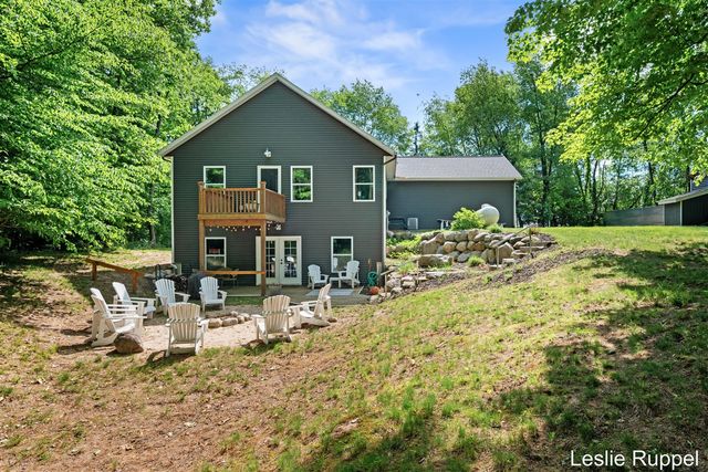 13015 Ritchie Avenue, Cedar Springs, MI 49319