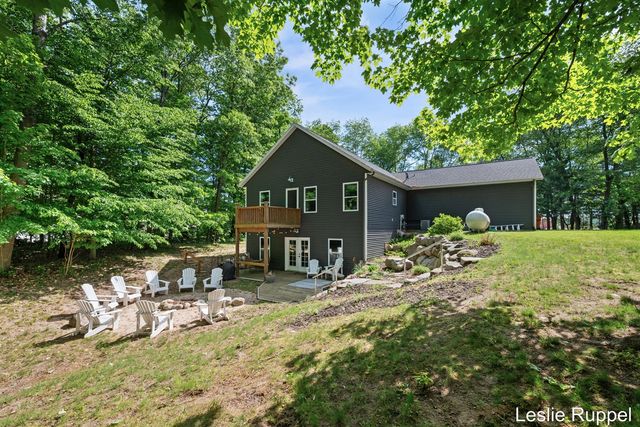 13015 Ritchie Avenue, Cedar Springs, MI 49319