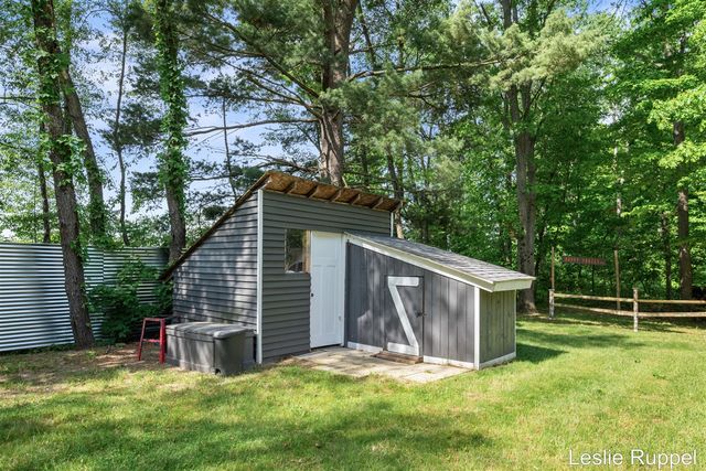 13015 Ritchie Avenue, Cedar Springs, MI 49319