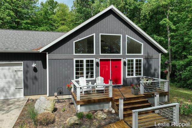 13015 Ritchie Avenue, Cedar Springs, MI 49319