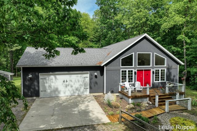 13015 Ritchie Avenue, Cedar Springs, MI 49319