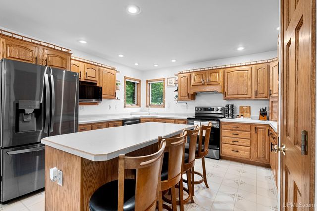 W5974 Springview Dr, Norway, MI 49870