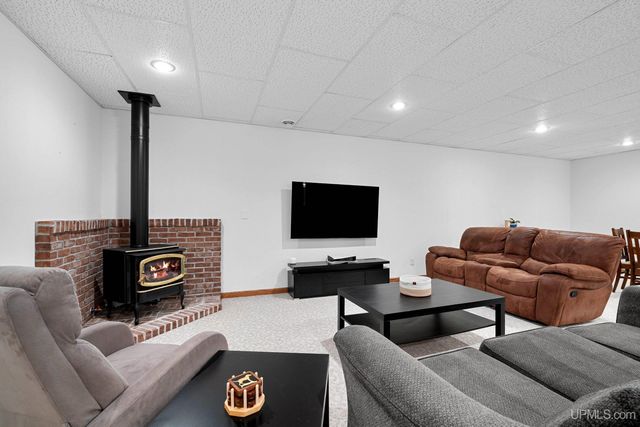 W5974 Springview Dr, Norway, MI 49870