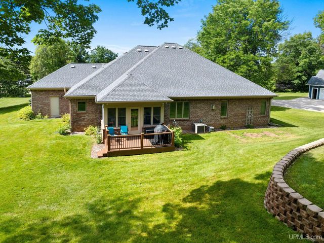 W5974 Springview Dr, Norway, MI 49870