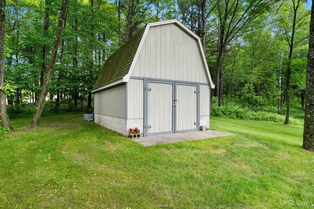 W5974 Springview Dr, Norway, MI 49870