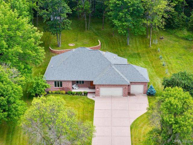 W5974 Springview Dr, Norway, MI 49870