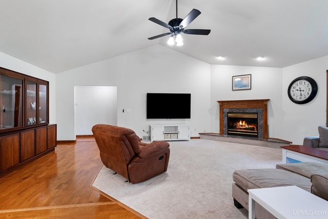 W5974 Springview Dr, Norway, MI 49870