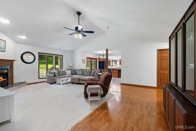 W5974 Springview Dr, Norway, MI 49870