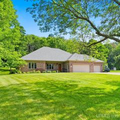 W5974 Springview Dr, Norway, MI 49870