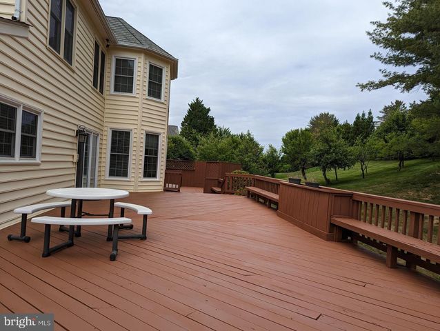 9706 MIDDLETON RIDGE RD, Vienna, VA 22182