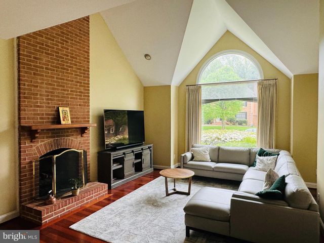 9706 MIDDLETON RIDGE RD, Vienna, VA 22182