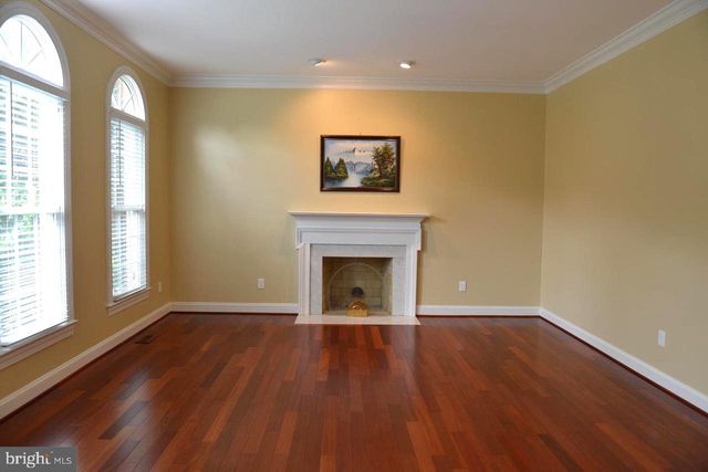 9706 MIDDLETON RIDGE RD, Vienna, VA 22182