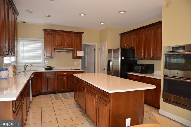 9706 MIDDLETON RIDGE RD, Vienna, VA 22182