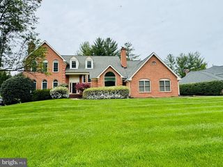 9706 MIDDLETON RIDGE RD, Vienna, VA 22182