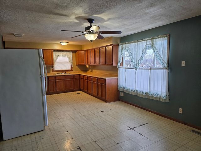 3435 Highway 13, Harrisburg, IL 62946