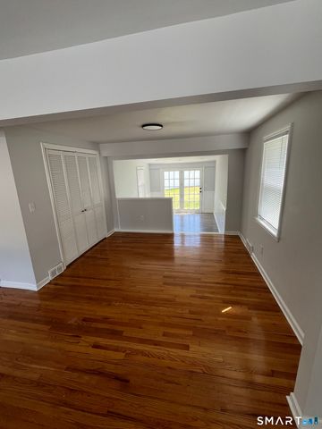31 Ives Street, Hamden, CT 06518