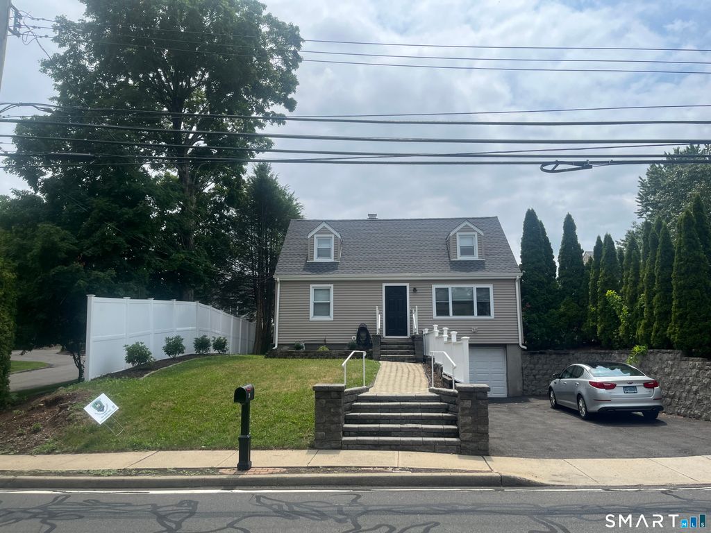 31 Ives Street, Hamden, CT 06518