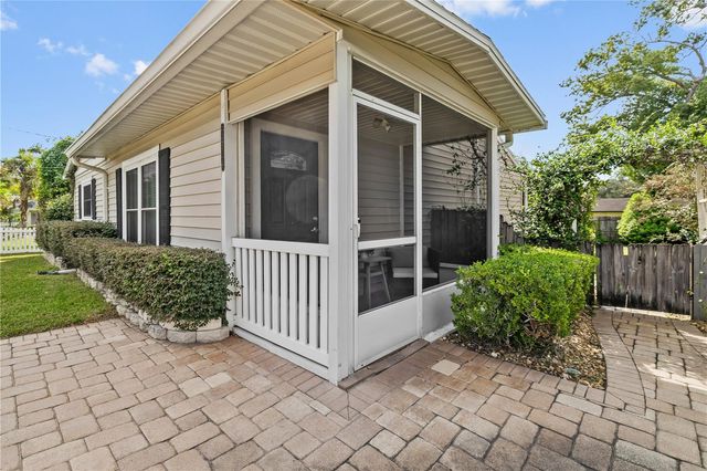 6914 N LYNN AVENUE, Tampa, FL 33604