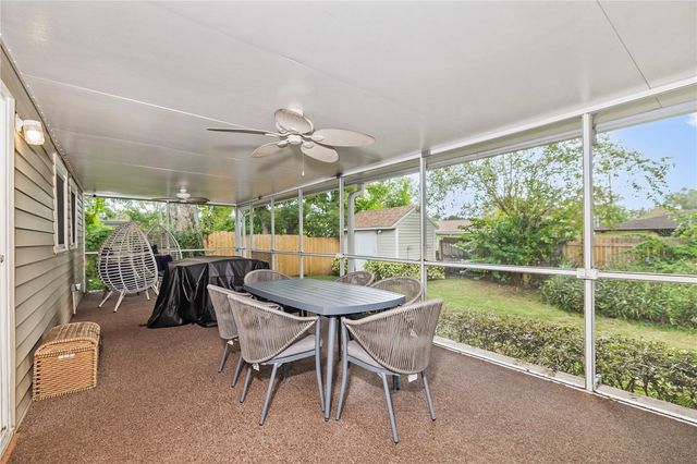 6914 N LYNN AVENUE, Tampa, FL 33604