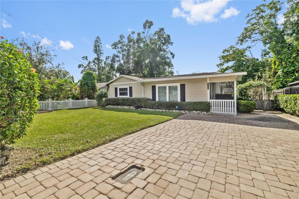 6914 N LYNN AVENUE, Tampa, FL 33604