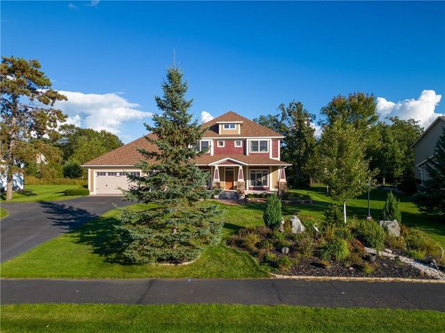 907 Sandalwood Drive, Altoona, WI 54720