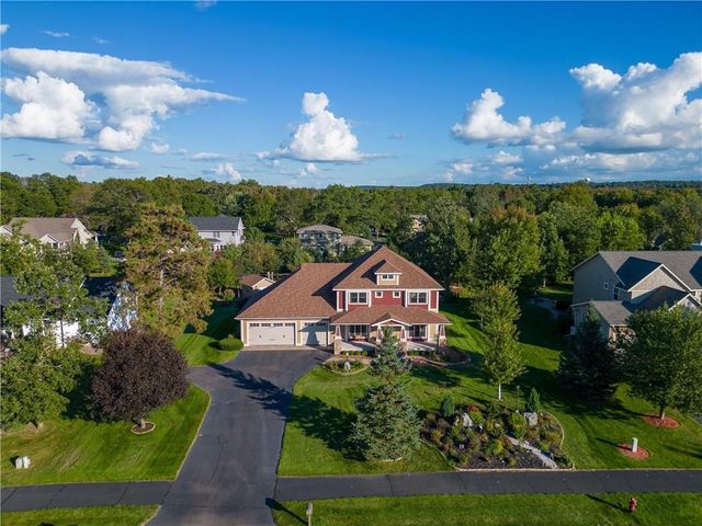 907 Sandalwood Drive, Altoona, WI 54720