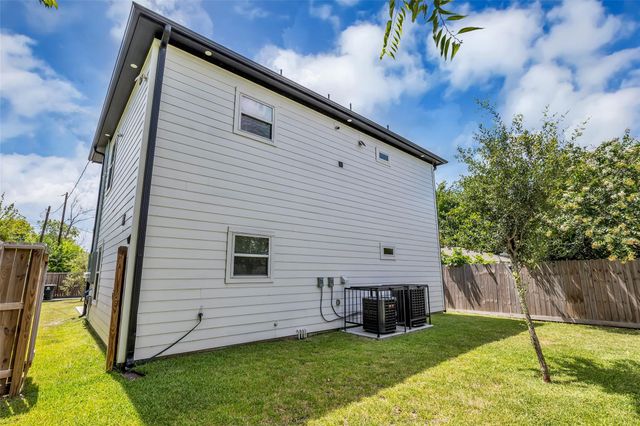 8529 Dosia Street A, Houston, TX 77051