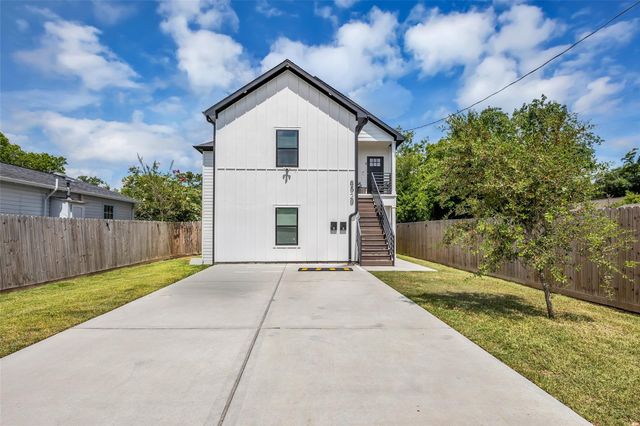 8529 Dosia Street A, Houston, TX 77051