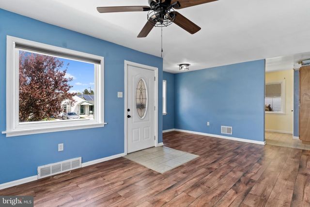 1303 KINGSLEY RD, Camp Hill, PA 17011