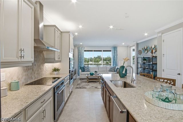 4578 Arboretum CIR 202, Naples, FL 34112