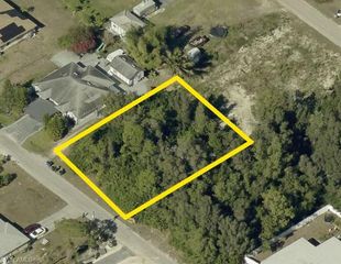 5140/5142 26th ST SW, Lehigh Acres, FL 33973