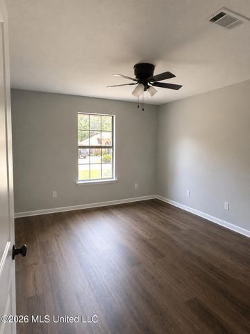 5615 Ahekolo Circle, Diamondhead, MS 39525
