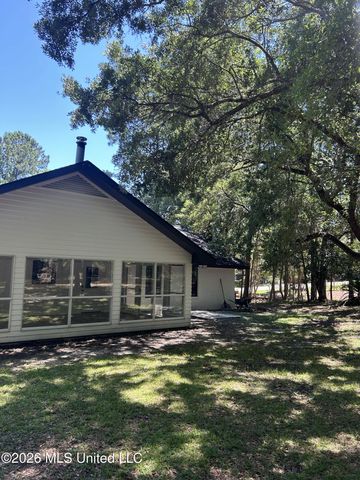 5615 Ahekolo Circle, Diamondhead, MS 39525