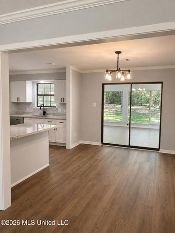5615 Ahekolo Circle, Diamondhead, MS 39525