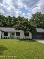 5615 Ahekolo Circle, Diamondhead, MS 39525
