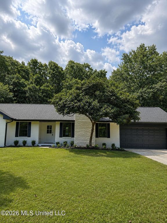 5615 Ahekolo Circle, Diamondhead, MS 39525