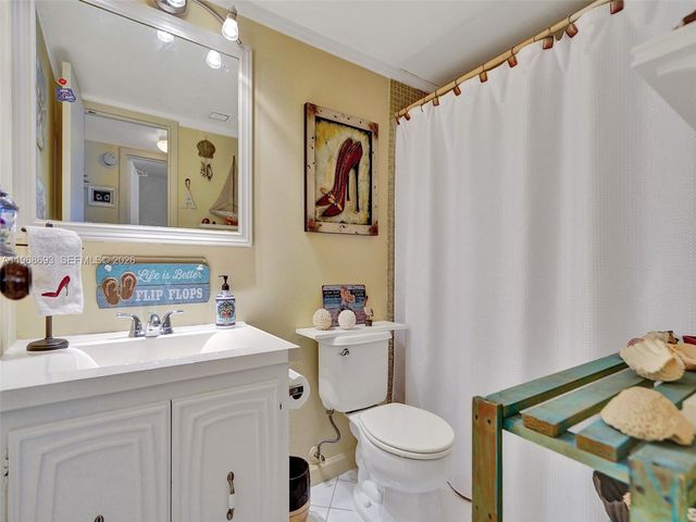 2861 Somerset Dr 211, Lauderdale Lakes, FL 33311