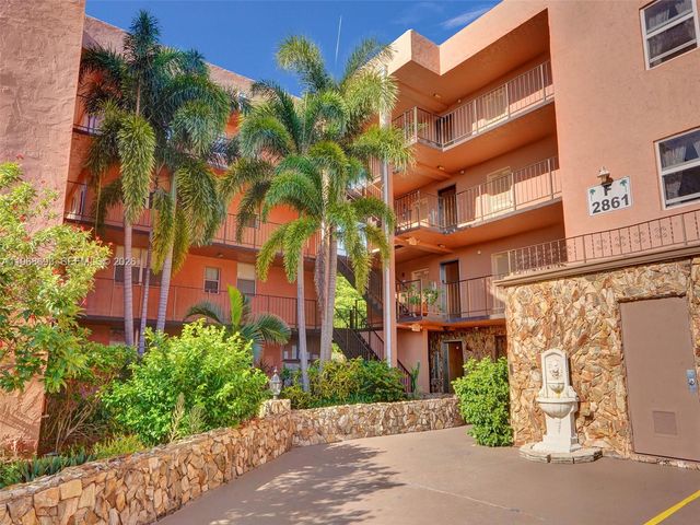 2861 Somerset Dr 211, Lauderdale Lakes, FL 33311