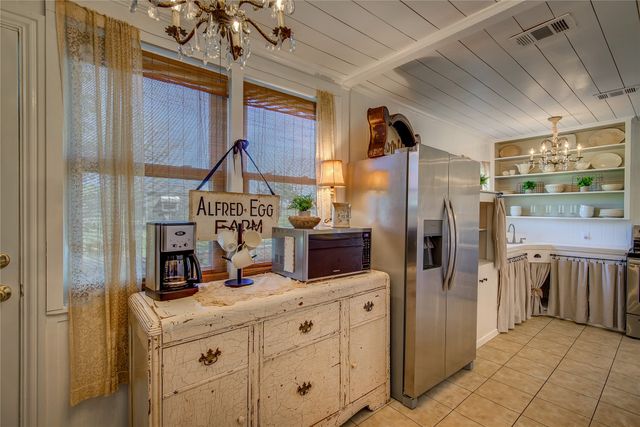 697 Tawakoni Drive, East Tawakoni, TX 75472