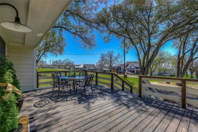 697 Tawakoni Drive, East Tawakoni, TX 75472