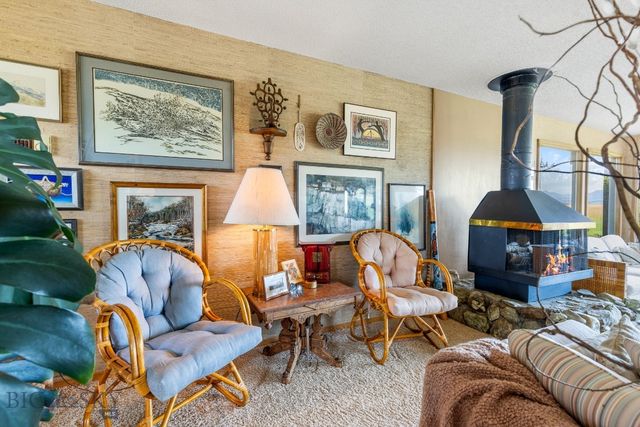 2851 E River Road, Livingston, MT 59047