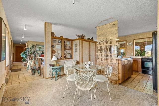 2851 E River Road, Livingston, MT 59047