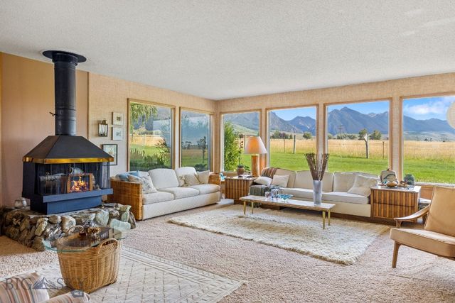 2851 E River Road, Livingston, MT 59047