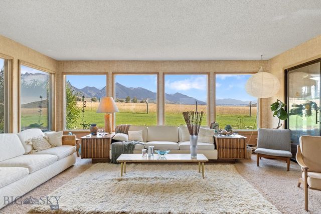 2851 E River Road, Livingston, MT 59047