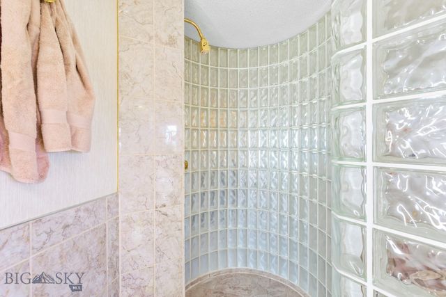 2851 E River Road, Livingston, MT 59047