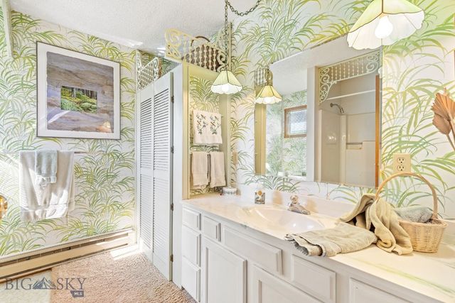 2851 E River Road, Livingston, MT 59047