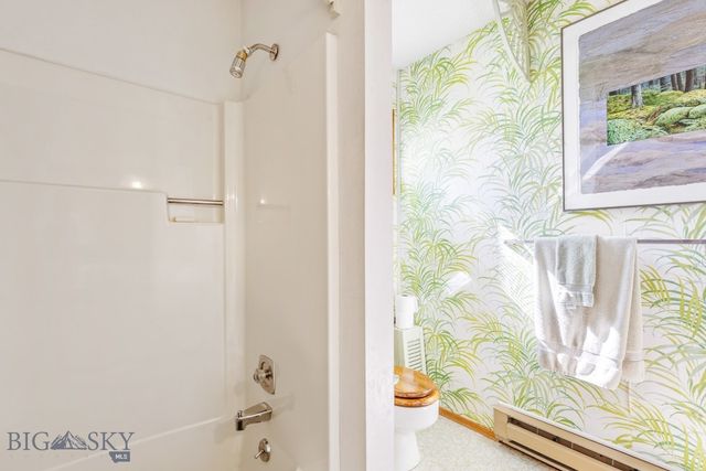 2851 E River Road, Livingston, MT 59047